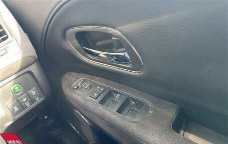 Honda Vezel, 2017 год, 1 400 000 рублей, 14 фотография