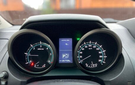 Toyota Land Cruiser Prado 150 рестайлинг 2, 2012 год, 2 400 000 рублей, 36 фотография