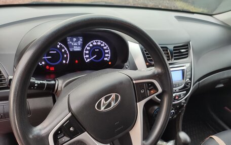 Hyundai Solaris II рестайлинг, 2012 год, 950 000 рублей, 8 фотография