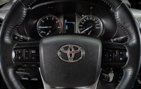 Toyota Hilux VIII, 2020 год, 3 989 000 рублей, 12 фотография
