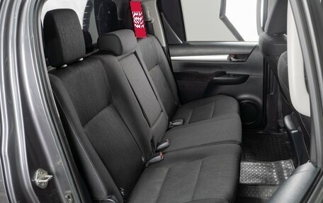 Toyota Hilux VIII, 2020 год, 3 989 000 рублей, 7 фотография