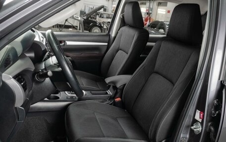 Toyota Hilux VIII, 2020 год, 3 989 000 рублей, 10 фотография