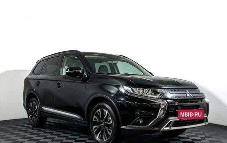 Mitsubishi Outlander III рестайлинг 3, 2021 год, 2 395 000 рублей, 3 фотография