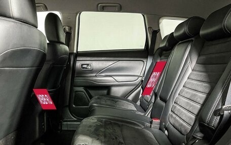 Mitsubishi Outlander III рестайлинг 3, 2021 год, 2 395 000 рублей, 10 фотография