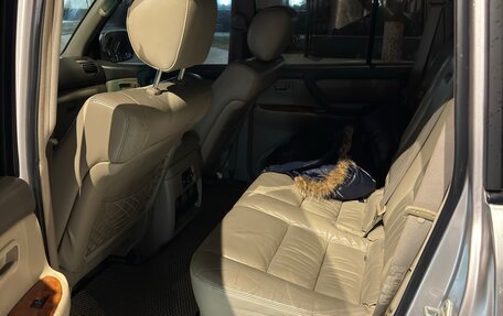 Toyota Land Cruiser 100 рестайлинг 2, 2004 год, 1 750 000 рублей, 13 фотография