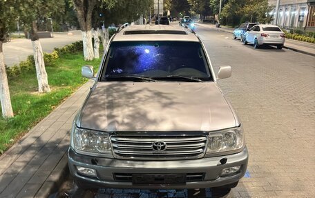 Toyota Land Cruiser 100 рестайлинг 2, 2004 год, 1 750 000 рублей, 16 фотография