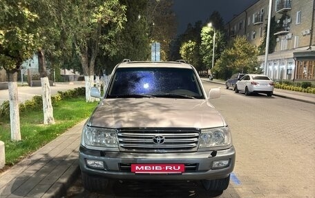 Toyota Land Cruiser 100 рестайлинг 2, 2004 год, 1 750 000 рублей, 6 фотография