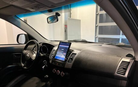 Mitsubishi Outlander III рестайлинг 3, 2010 год, 883 000 рублей, 12 фотография