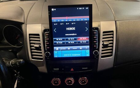 Mitsubishi Outlander III рестайлинг 3, 2010 год, 883 000 рублей, 13 фотография