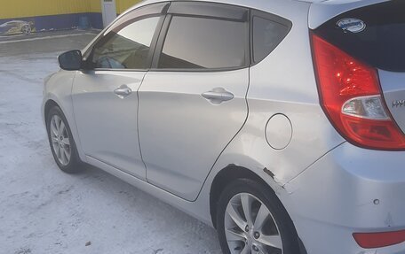 Hyundai Solaris II рестайлинг, 2011 год, 750 000 рублей, 3 фотография