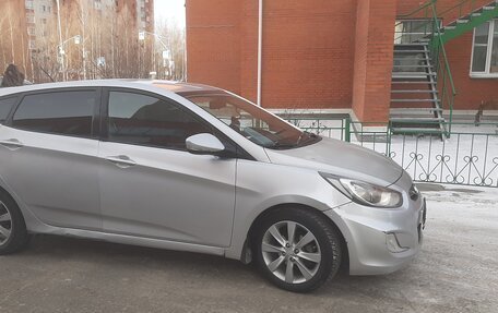 Hyundai Solaris II рестайлинг, 2011 год, 750 000 рублей, 6 фотография