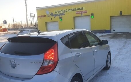 Hyundai Solaris II рестайлинг, 2011 год, 750 000 рублей, 2 фотография