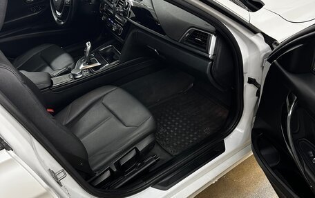 BMW 3 серия, 2018 год, 1 800 000 рублей, 13 фотография