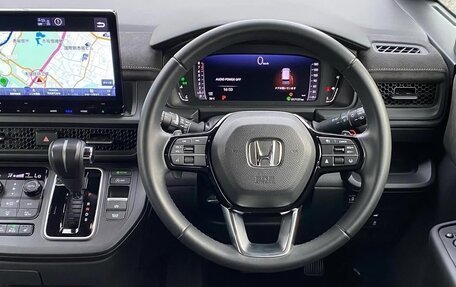 Honda Stepwgn, 2022 год, 2 750 000 рублей, 3 фотография