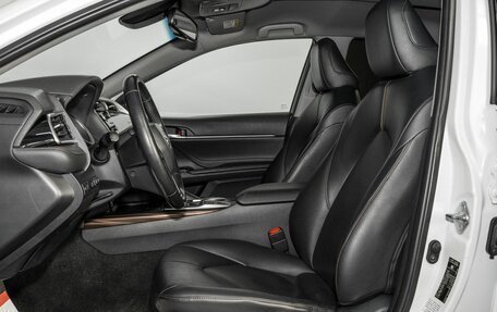 Toyota Camry, 2020 год, 2 660 000 рублей, 6 фотография