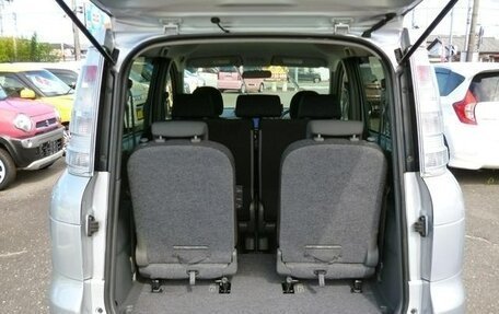 Toyota Sienta I, 2014 год, 764 000 рублей, 14 фотография