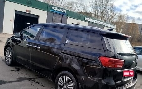 KIA Carnival III, 2019 год, 2 200 000 рублей, 11 фотография