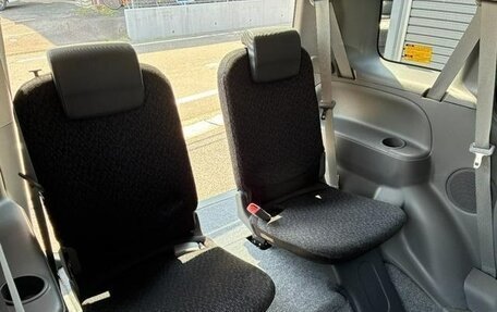 Toyota Sienta I, 2012 год, 739 000 рублей, 8 фотография