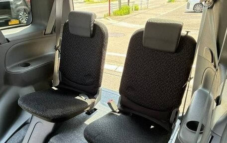 Toyota Sienta I, 2012 год, 739 000 рублей, 19 фотография