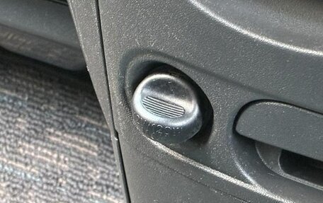 Toyota Sienta I, 2012 год, 739 000 рублей, 35 фотография