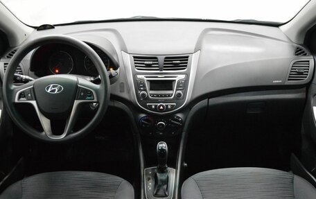 Hyundai Solaris II рестайлинг, 2016 год, 1 100 000 рублей, 14 фотография