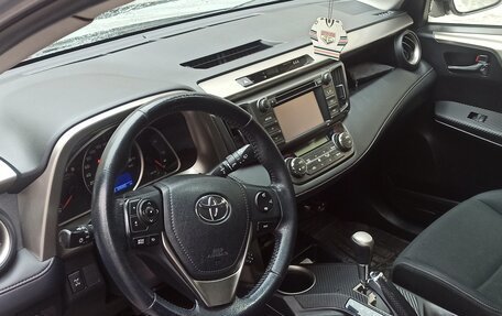 Toyota RAV4, 2012 год, 1 990 000 рублей, 11 фотография