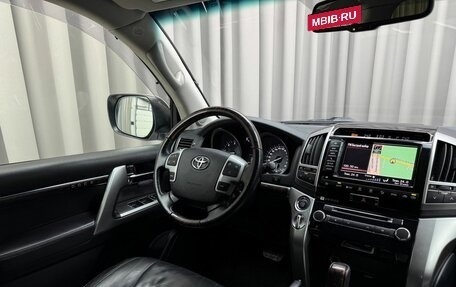 Toyota Land Cruiser 200, 2013 год, 4 400 000 рублей, 7 фотография