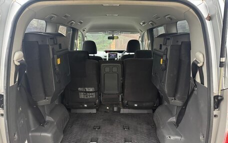 Toyota Noah III, 2008 год, 1 300 000 рублей, 9 фотография