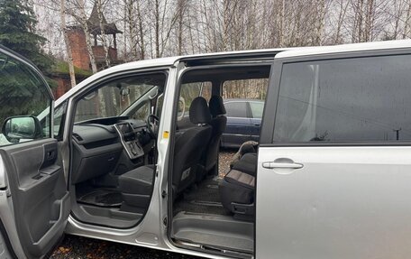 Toyota Noah III, 2008 год, 1 300 000 рублей, 15 фотография