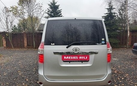 Toyota Noah III, 2008 год, 1 300 000 рублей, 4 фотография