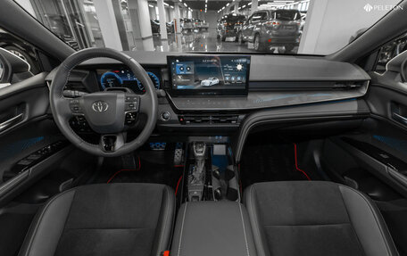 Toyota Camry, 2025 год, 4 670 000 рублей, 8 фотография