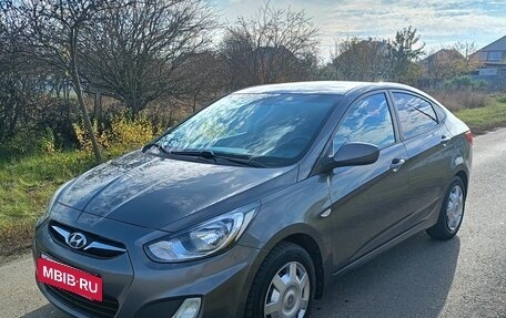 Hyundai Solaris II рестайлинг, 2012 год, 520 000 рублей, 2 фотография