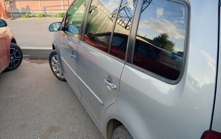 Volkswagen Touran III, 2009 год, 400 000 рублей, 3 фотография