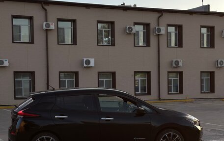 Nissan Leaf II, 2019 год, 1 250 000 рублей, 5 фотография