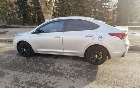 Hyundai Solaris II рестайлинг, 2018 год, 1 150 000 рублей, 3 фотография