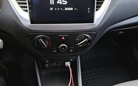 Hyundai Solaris II рестайлинг, 2018 год, 1 150 000 рублей, 7 фотография