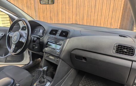 Volkswagen Polo VI (EU Market), 2011 год, 690 000 рублей, 11 фотография