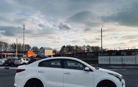 KIA Rio IV, 2021 год, 1 650 000 рублей, 2 фотография