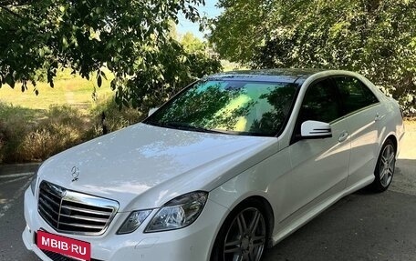 Mercedes-Benz E-Класс, 2012 год, 1 975 000 рублей, 1 фотография