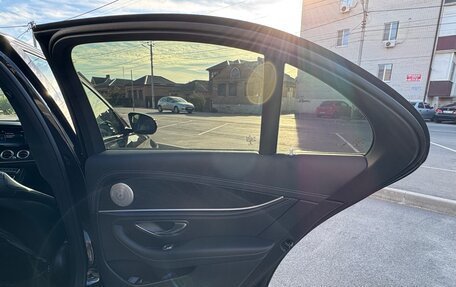 Mercedes-Benz E-Класс, 2016 год, 3 150 000 рублей, 28 фотография