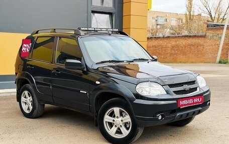 Chevrolet Niva I рестайлинг, 2015 год, 675 000 рублей, 3 фотография