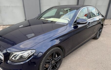 Mercedes-Benz E-Класс, 2019 год, 4 200 000 рублей, 4 фотография