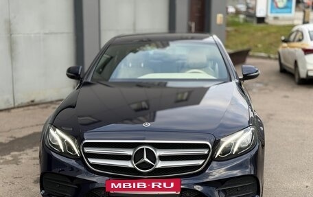 Mercedes-Benz E-Класс, 2019 год, 4 200 000 рублей, 13 фотография