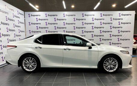 Toyota Camry, 2021 год, 3 150 000 рублей, 7 фотография