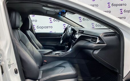 Toyota Camry, 2021 год, 3 150 000 рублей, 14 фотография