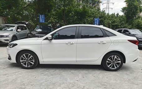 Ford Escort, 2021 год, 1 250 000 рублей, 4 фотография