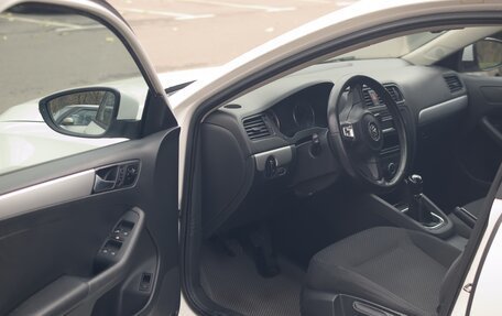 Volkswagen Jetta VI, 2012 год, 800 000 рублей, 11 фотография