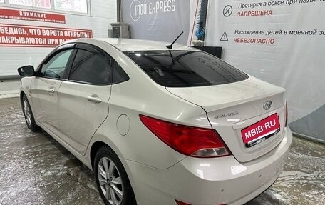 Hyundai Solaris II рестайлинг, 2016 год, 950 000 рублей, 4 фотография