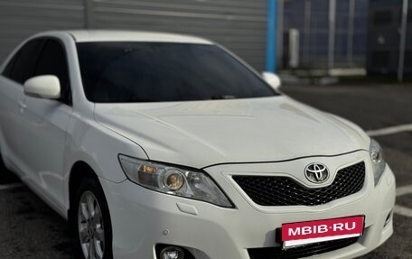 Toyota Camry, 2010 год, 990 000 рублей, 4 фотография