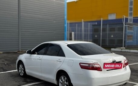 Toyota Camry, 2010 год, 990 000 рублей, 5 фотография
